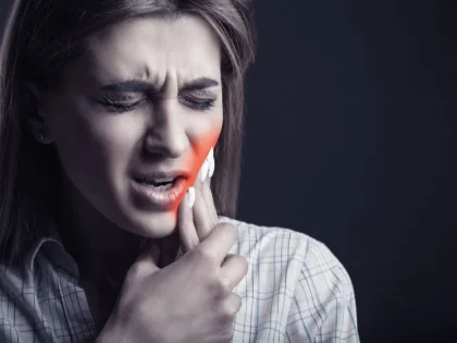 Cosa può causare dolore grave ai denti